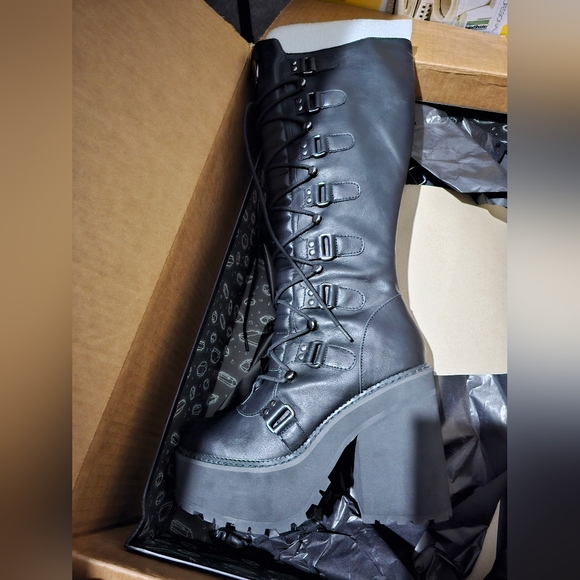 KILLSTAR SELENE BOOTS - Picture 8 of 9